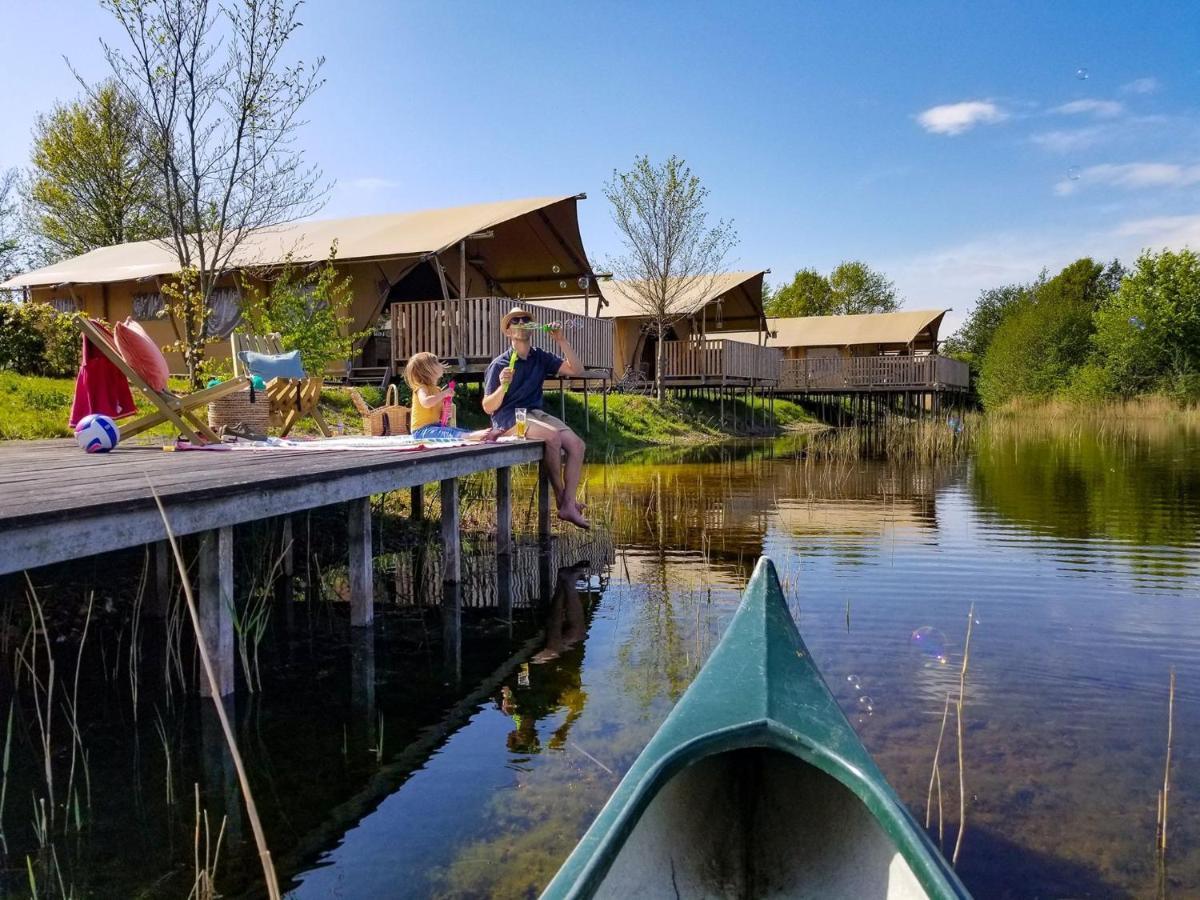 Combined Tents With Kitchen And Bathroom Located Near A Pond Bant Экстерьер фото