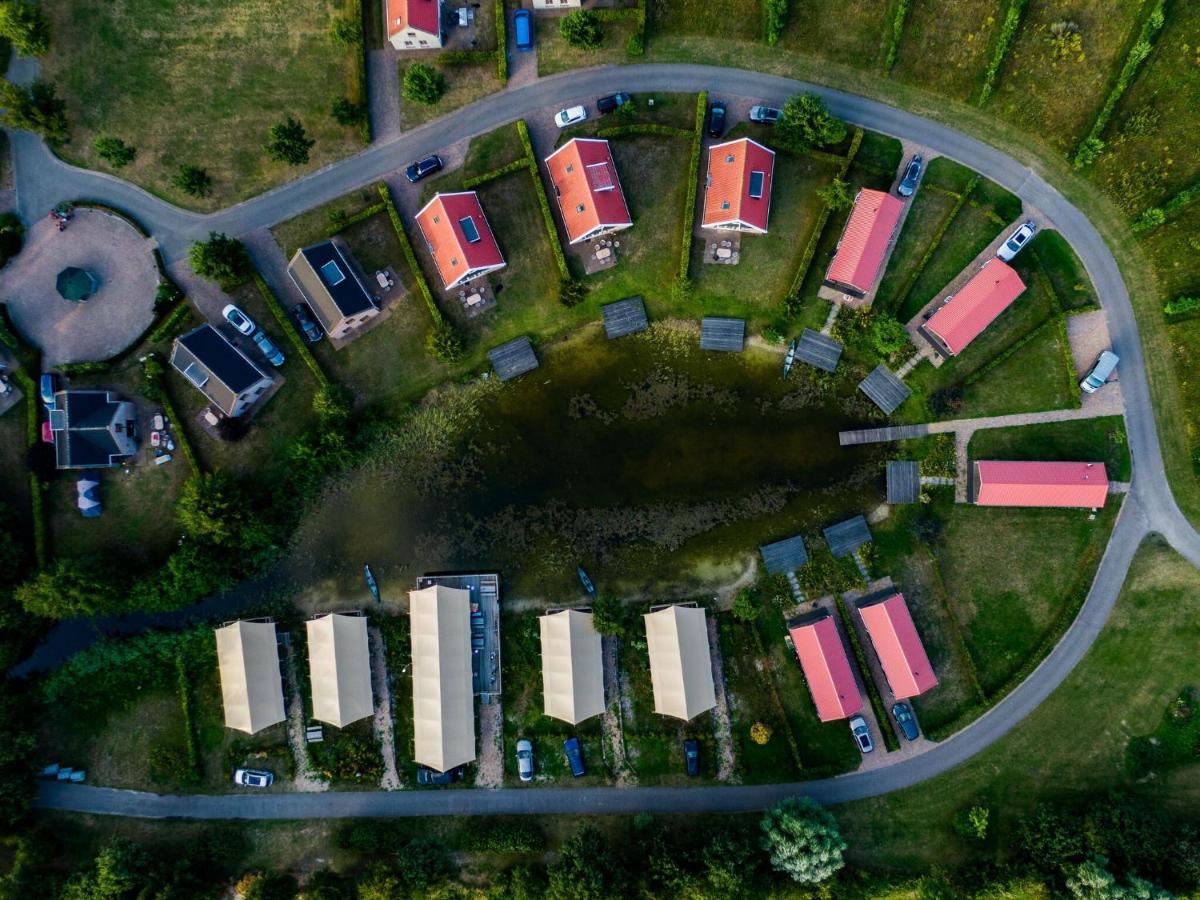 Combined Tents With Kitchen And Bathroom Located Near A Pond Bant Экстерьер фото